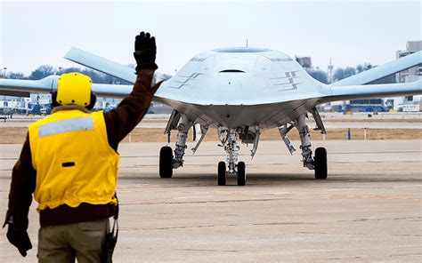 Meet The Navys Mq 25 Stingray A Stealthy Refueling Drone The