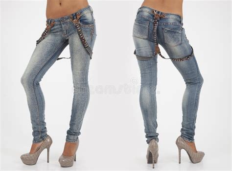 Jolies Femmes Dans Des Jeans Serrés Image Stock Image Du Femelle Provocateur 38343695