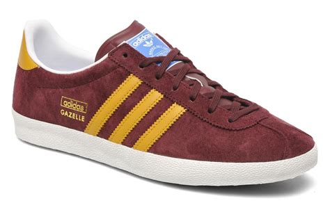 With a smaller toe box, shorter tongue and slightly slimmer cut, the gazelle og is lighter and lower profile than its modern counterpart. Adidas Originals Gazelle Og (weinrot) - Sneaker bei ...