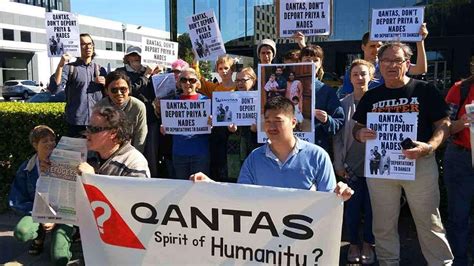 Calls For Qantas To End Involvement In Asylum Seeker Deportations Sbs News