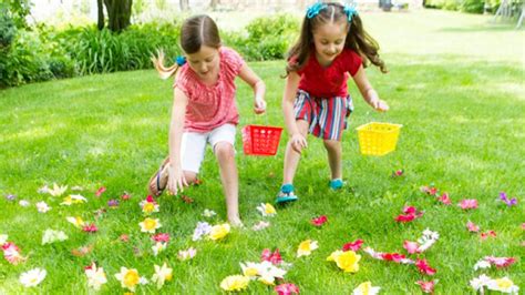 Students attach clothespins with letters to the pictures that have the corresponding beginning sounds. Outdoor games for kids: Flower power | Newsday