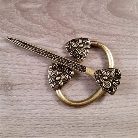 Celtic Cloak Pin Bronze Brooch Penannular Viking Fenris
