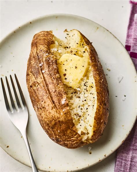 About 50 to 60 minutes at 425°f (220°c). How To Bake a Potato in the Microwave | Recipe in 2020 ...