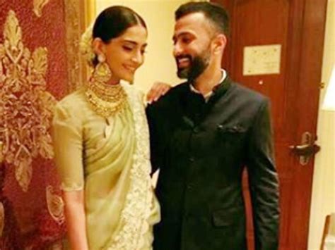 Sonam Kapoor And Her Boyfriend Anand Ahuja Clicked Together At Last