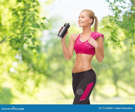 Sporty Woman Drinking Water From Bottle Stock Image Image Of Beautiful Thirst 171425883