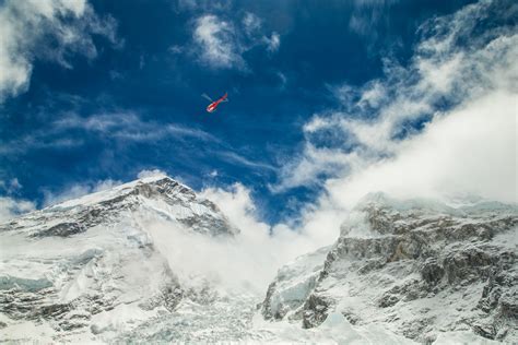 Nepal Earthquake For Climbers On Mount Everest A Terrifying Tragedy Abc News