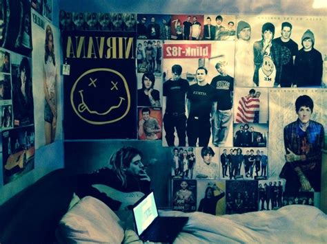 Bold wallpaper for very small bedroom ideas. cool emo bedroom ideas | Grunge bedroom, Emo bedroom ...
