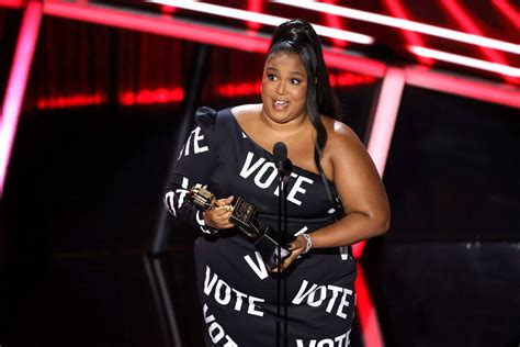 The 2021 billboard music awards (bbmas) will air live on sunday, may 23 at 8/7c on nbc. Billboard Music Awards 2020: Lizzo in Christian Siriano ...