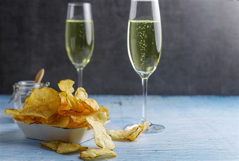 How To Do The Wine And Crisps Pairing Taking Over Tiktok