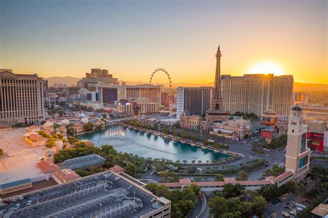 Best Way to Get Around Las Vegas - Vegas Deluxe