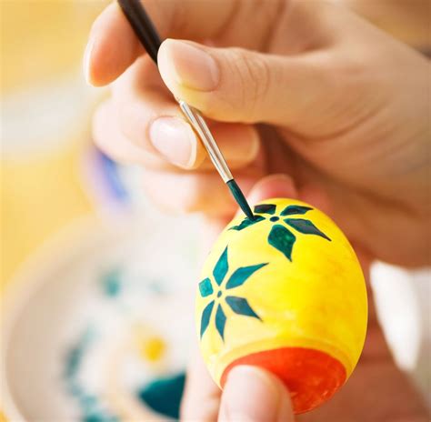 Easter Egg Decorating Ideas How To Paint Hard Boiled Eggs