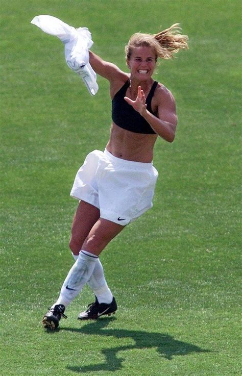 Brandi Chastain Introduced The World To Nike Sports Bras Usa Soccer Women Womens Soccer
