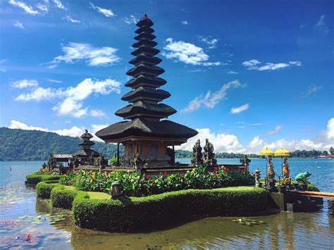 Pesona Pura Ulun Danu Beratan Tabanan yang wajib dikunjungi!!!