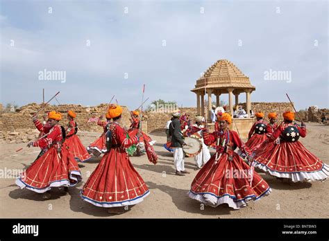 Traditional Rajasthani Dance Khuri Village Rajasthan India Stock