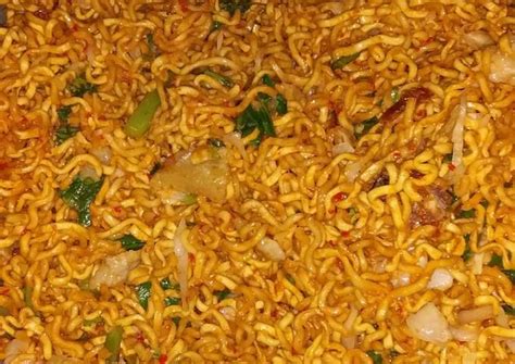 Tambahkan kurang lebih 100 ml air. Resep Mie goreng burung dara oleh Ziie Jambak - Cookpad