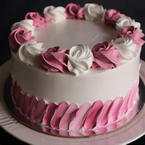 Professional Baking Course In Bangalore Whipping Cream Decoration