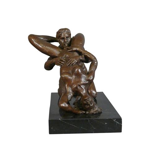 Statue En Bronze érotique Un Homme Et Une Femme Faisant Lamour