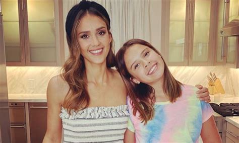 Jessica Alba And Her Lookalike Daughter Honor Dressed Like Twins While Out On A Walk Jessica