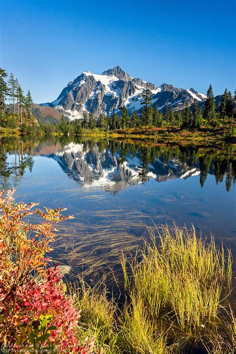 Mount Shuksan reflected in Picture Lake in Fall | Michael Russell ...
