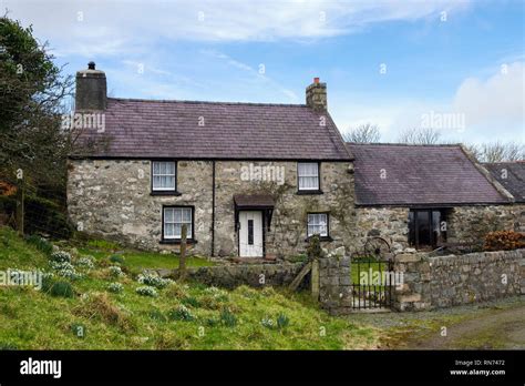 Welsh Stone Cottage Hi Res Stock Photography And Images Alamy