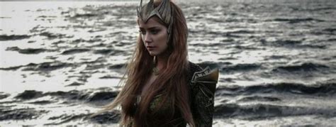 Aquaman Amber Heard Mera Comes Out Of The Water On New Photos The