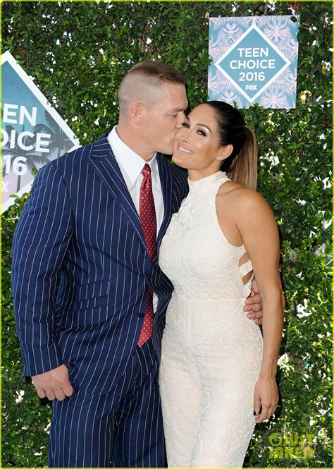 John Cena And Girlfriend Nikki Bella Kiss On Teen Choice Awards 2016 Red