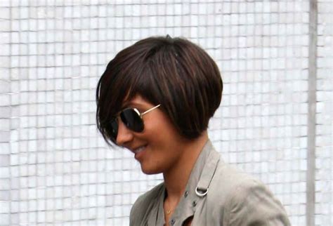 If you have curls and style it with a glamorous short look you can use highlights, or simply a center parting for a fuller look. Frankie Sandford Freshly Bobbed ~ Curly Hairstyles