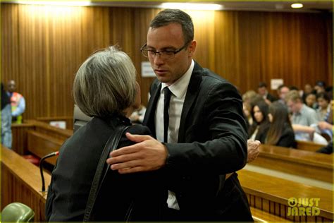 Oscar Pistorius Takes The Stand In Murder Case Gives Tearful Apology