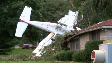 Small Plane Crashes Into Indiana House Abc7 Chicago