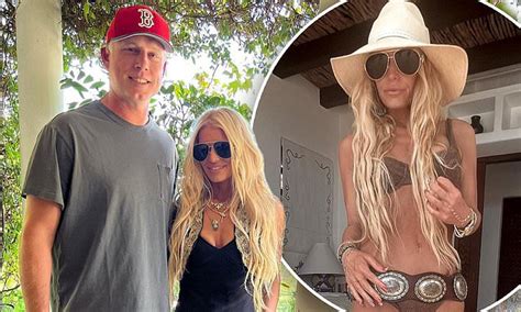 Jessica Simpson Continues To Show Off 100lb Weight Loss In A Suede