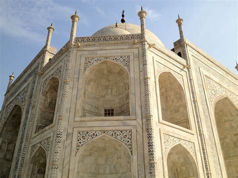 A Close Up Of One Side Of The Taj Mahal Taj Mahal Sightseeing