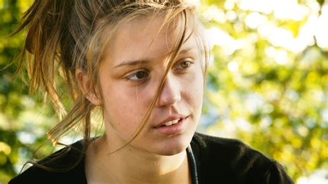 Movie Review Blue Is The Warmest Colour The Ace Black Movie Blog