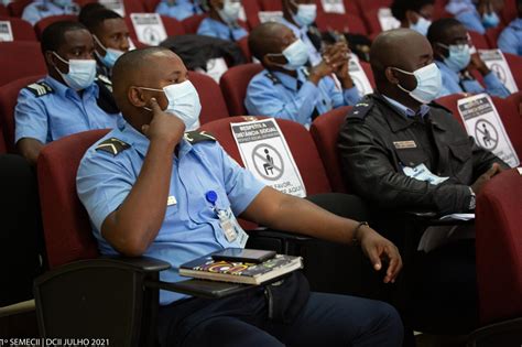 Policia Nacional De Angola