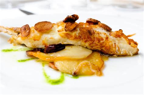 Reserve online al mejor precio. FC Infantas de León, hotel en León - Viajes el Corte Ingles