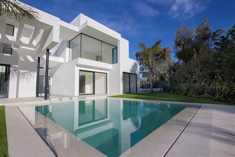 Luxury modern Villa in urbanization Casasola - Imperio Banus