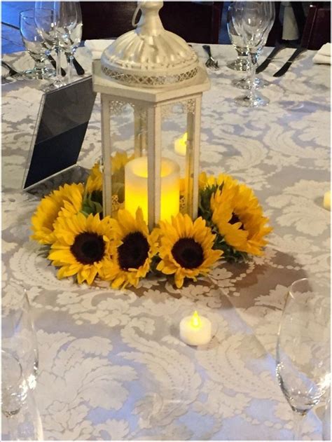 Sunflower Decoration Ideas for Summer Weddings | Rustic sunflower