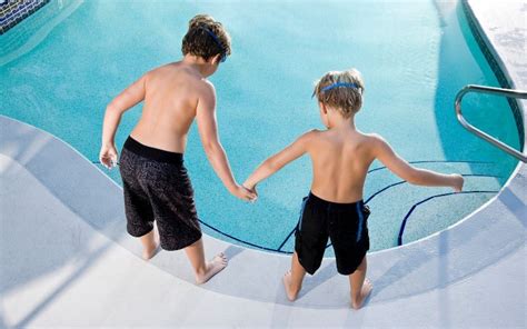 Going Chlorine Free The Pros And Cons Of Salt Water Pools Pool Pricer