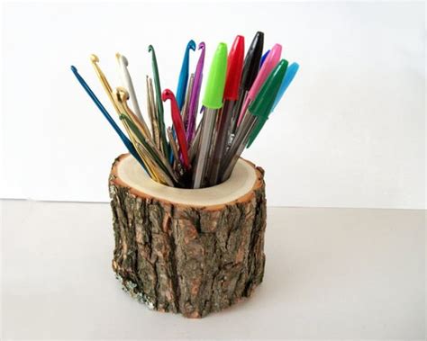 You can use this pen/pencil holder as your desk organizer. Back to school: 16 Awesome DIY Pencil Holder Designs
