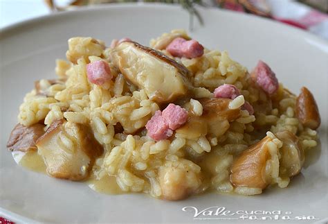 E' possibile preparare un delizioso risotto ai funghi scegliendo in base alle proprie esigenze tra due versioni: Risotto con funghi porcini e pancetta ricetta primo piatto