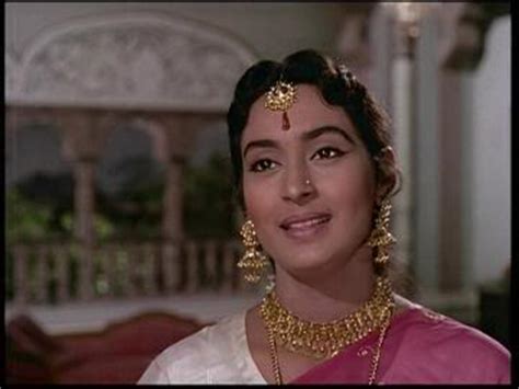 Nutan è stata notata per la sua disponibilità a interpretare ruoli non convenzionali e molti dei suoi ruoli sono stati etichettati come pionieri. Actress Nutan Biography, Wiki, Height, Husband, Family & More