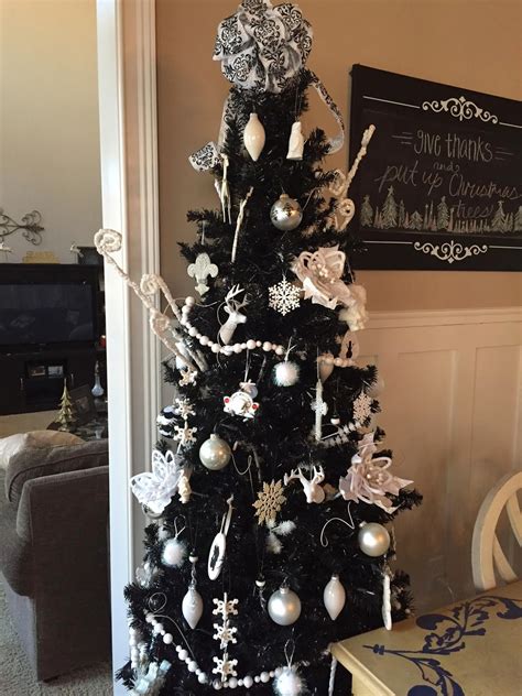 Our Favorite Black Christmas Tree Decorating Ideas You Should Try This