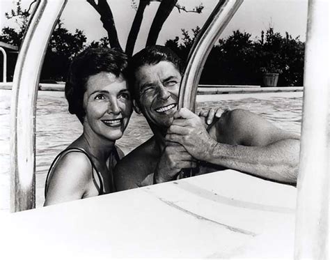 Az923 Ronald And Nancy Reagan At Honeymoon Dinner In 1952 8x10 Publicity