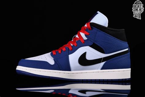 The air jordan i was the first shoe to be worn in the nba with multiple colors. NIKE AIR JORDAN 1 RETRO MID SE DEEP ROYAL BLUE price €117 ...