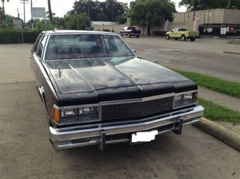 Buy Used 1977 Chevrolet Caprice Classic Sedan 4 Door 50l In Houston