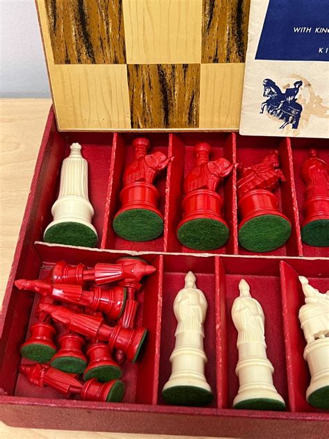 Vintage Kingsway Inc Chess Set W Replica 11th Century Florentine Chessmen