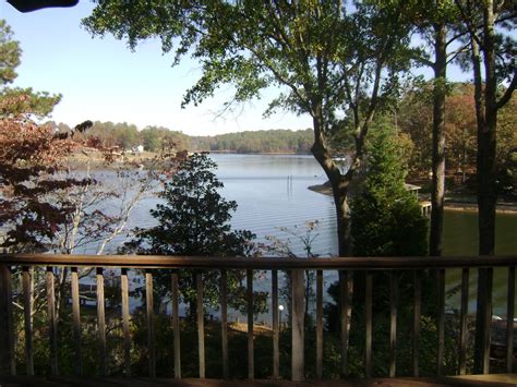 Locate realtors selling lakefront houses and waterfront real estate. Our Waterfront Paradise Logan Martin Lake Vacation Rental