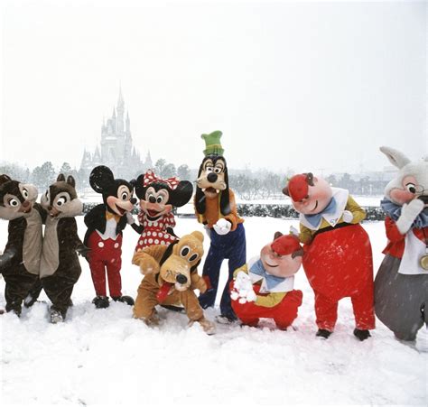 Photo Gallery Disney Castles That Have Been Covered In Real Snow