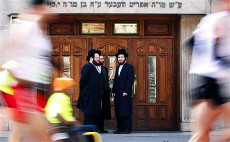 Brooklyns Hasidim And Playing By New York Rules Bloomberg