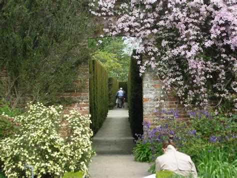 Walled Garden 2 Walled Courtyard Garden Garden Wall Beautiful Gardens