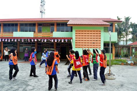' eton of borneo' olarak adlandırılan kolej, eskiden datu patinggi abang haji abdillah junior science college olarak biliniyordu. SK ABANG ABDUL KADIR BETONG SARAWAK: April 2014